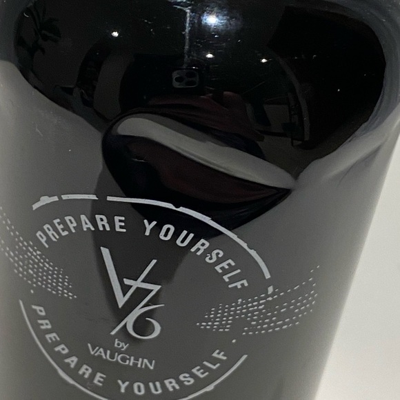 V76 by Vaughn Energy Body Wash - Picture 2 of 3